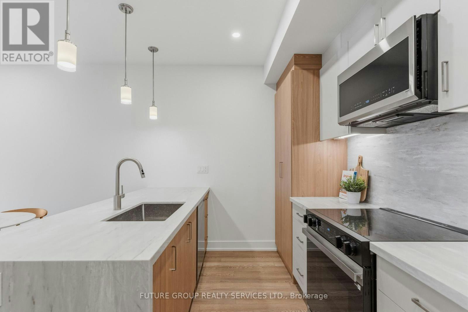 1-86 Kenwood Avenue, Toronto, ON, M6C 2S2 - 19