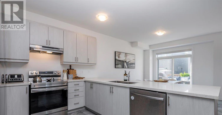 77 Alaskan Heights, Barrie, ON, L9J 0H9 - 7