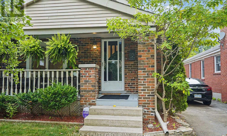 10 Byron Avenue E