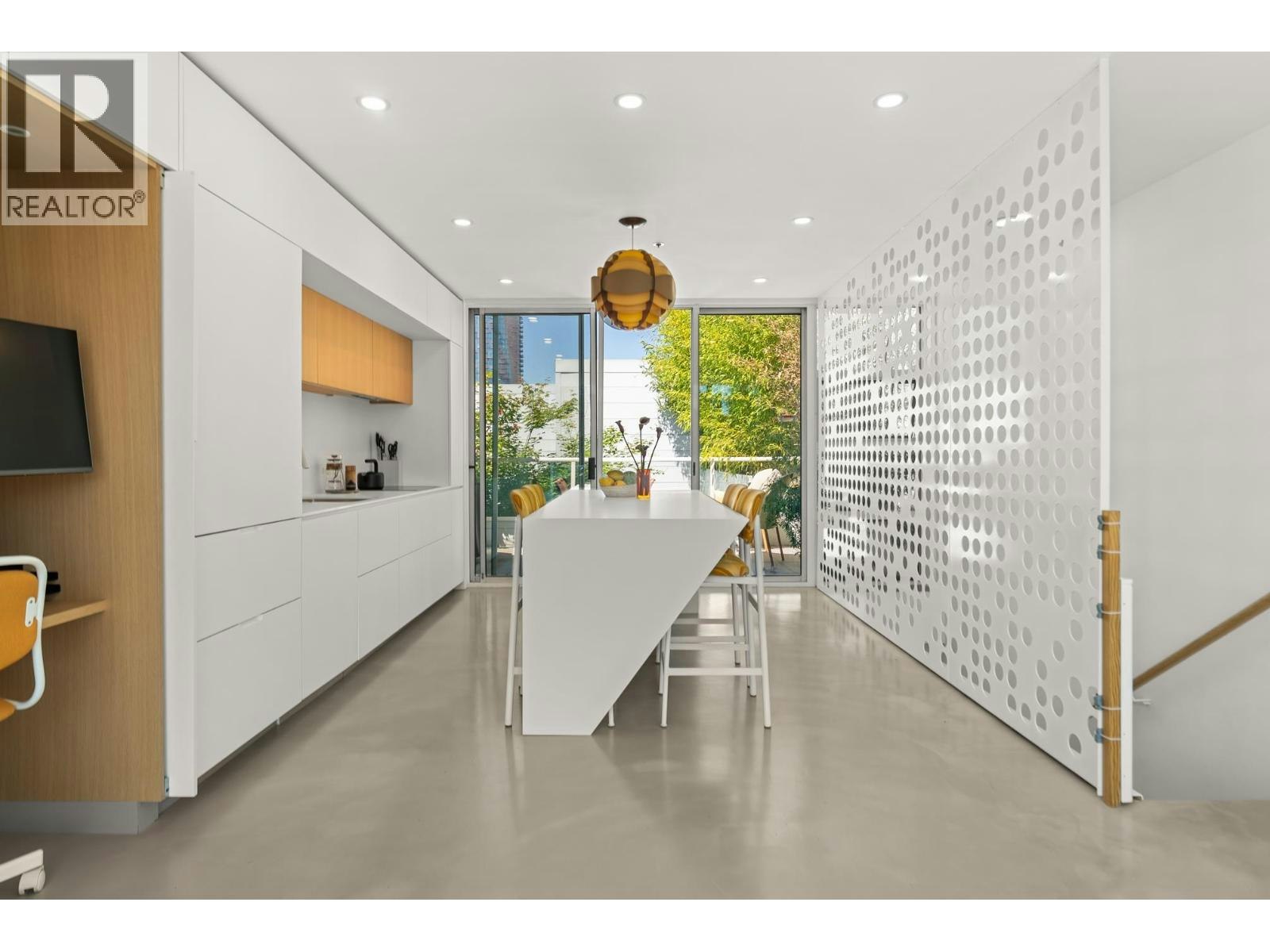 6-1650 W 1st Avenue, Vancouver, BC, V6J 1G1