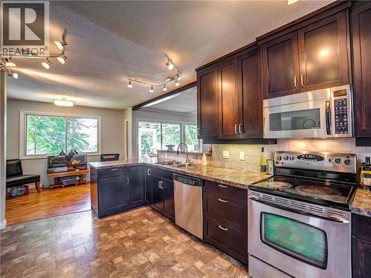 2848 Glasgow Road, West Kelowna, BC, V4T 1J7 - 9