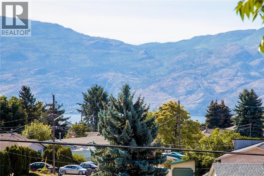 2848 Glasgow Road, West Kelowna, BC, V4T 1J7 - 8
