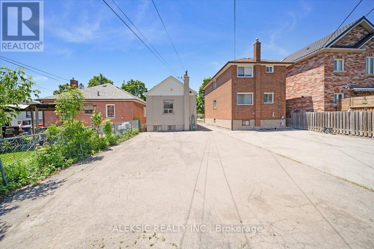179 Thirtieth Street, Toronto, ON, M8W 3C6 - 33