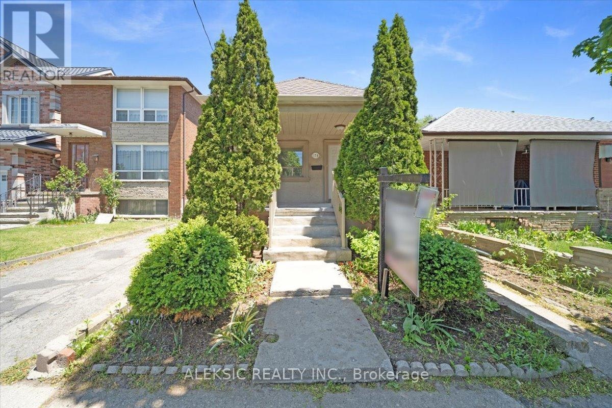 179 Thirtieth Street, Toronto, ON, M8W 3C6