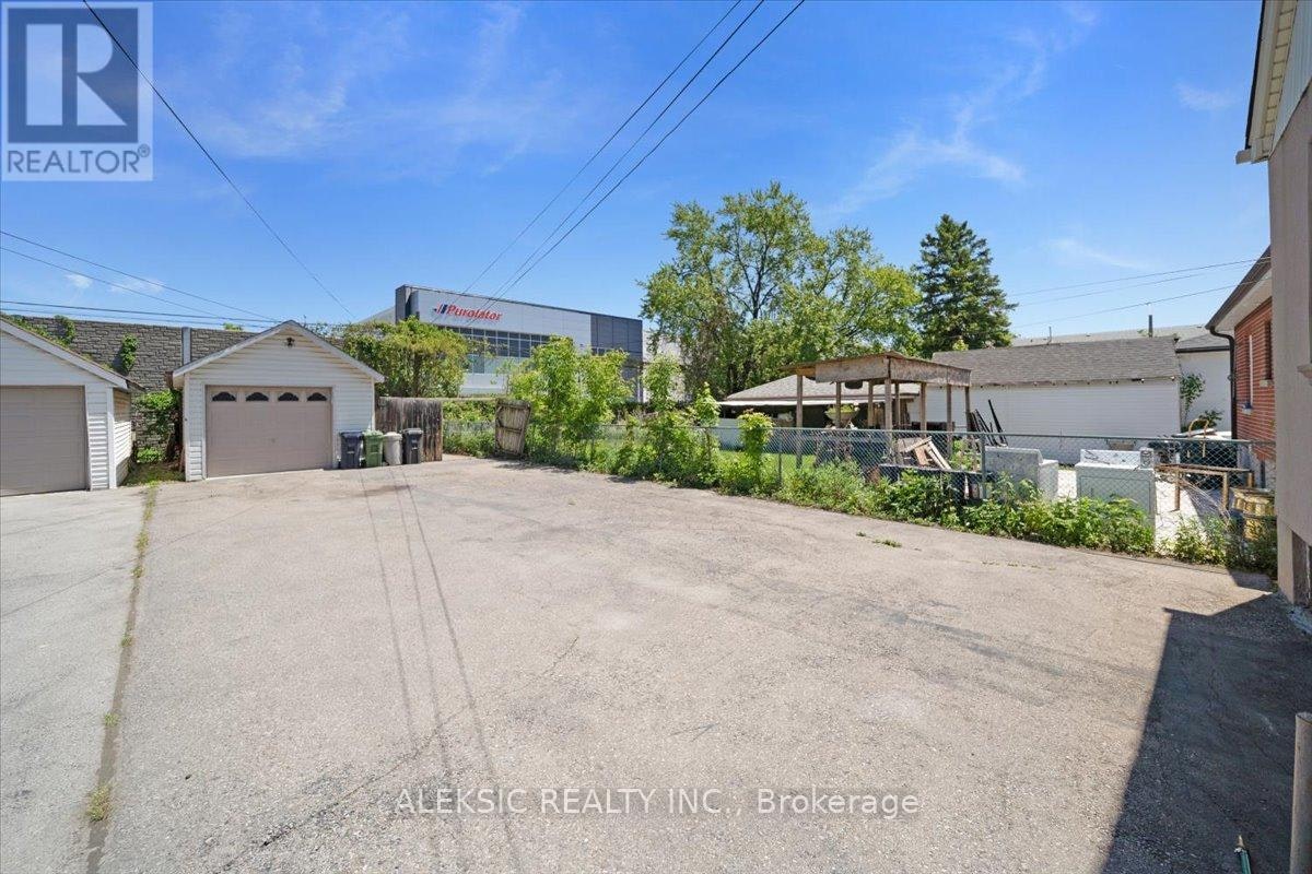 179 Thirtieth Street, Toronto, ON, M8W 3C6 - 32