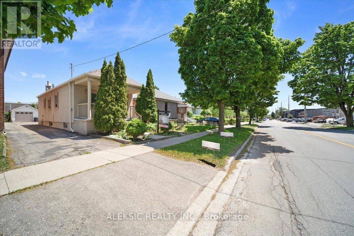 179 Thirtieth Street, Toronto, ON, M8W 3C6 - 4