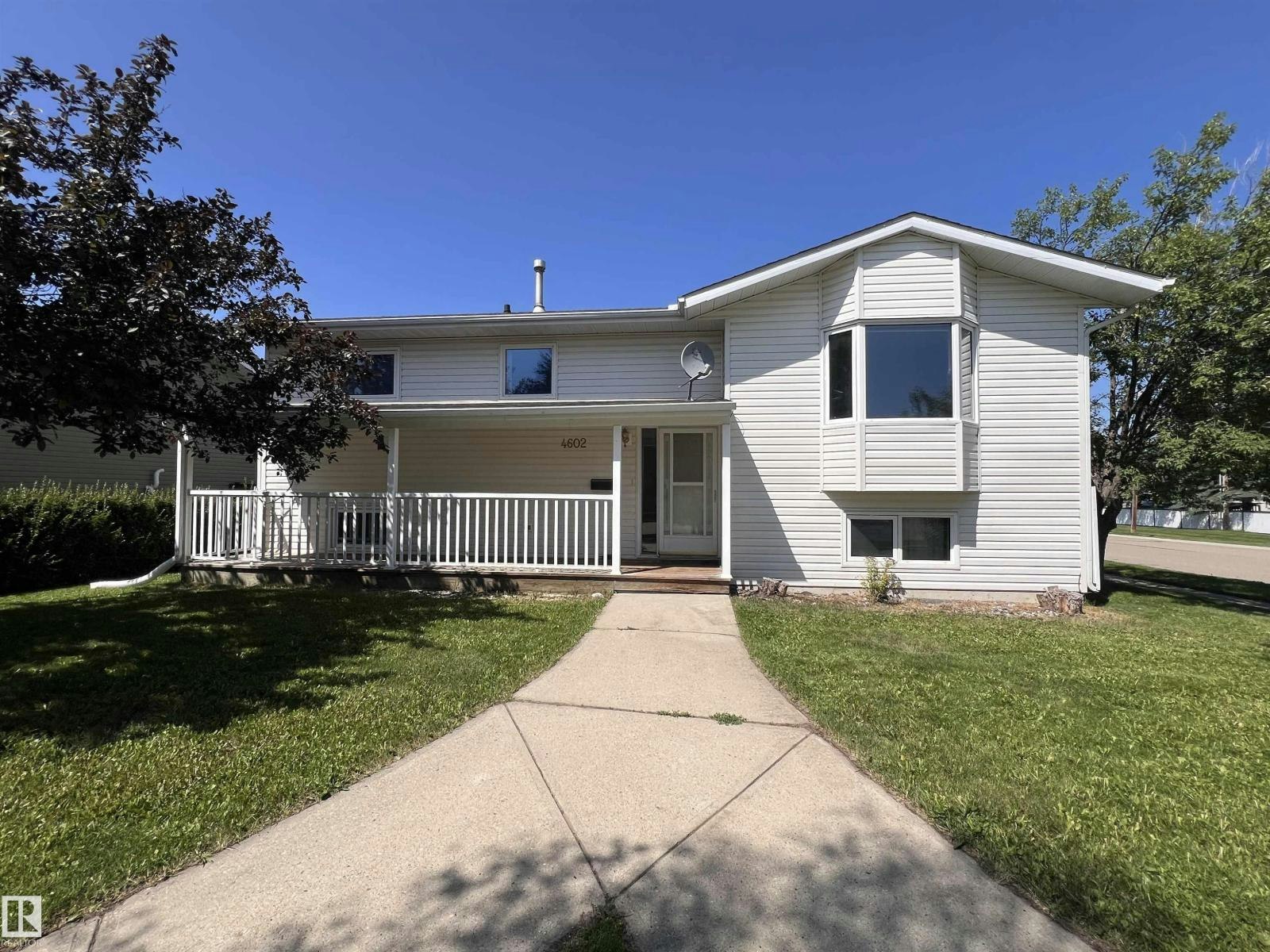 4602 52 Avenue, Bentley, AB, T0C 0J0