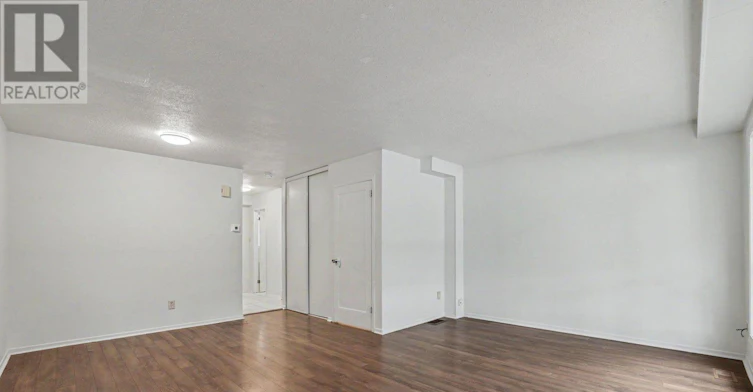 18 32a Sonnet Crescent, Ottawa, ON, K2H 8W7 - 4