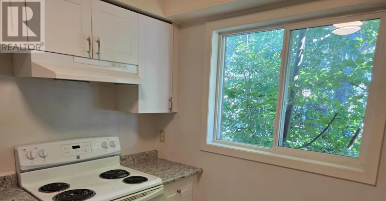 18 32a Sonnet Crescent, Ottawa, ON, K2H 8W7 - 7