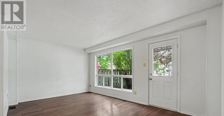 18 32a Sonnet Crescent, Ottawa, ON, K2H 8W7 - 3