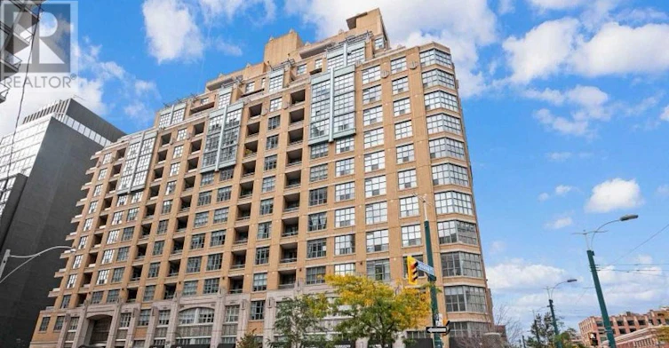 819-438 Richmond Street W, Toronto, ON, M5V 3S6