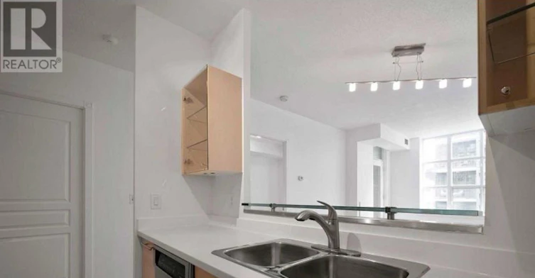 819-438 Richmond Street W, Toronto, ON, M5V 3S6 - 7