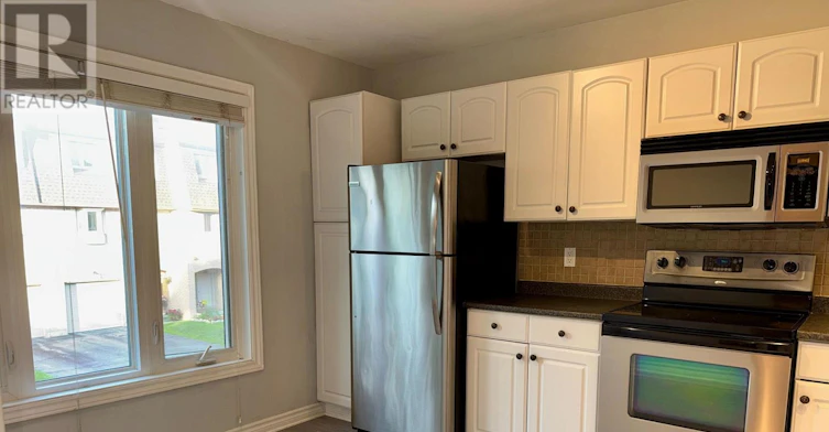 46 Lightfoot Place, Ottawa, ON, K2L 3M2 - 6