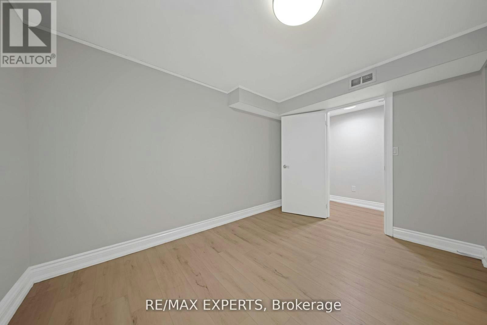 LOWER-934 Beechwood Avenue, Mississauga, ON, L5G 4E2 - 10