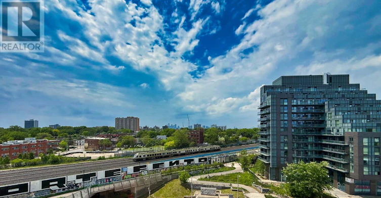 717-20 Minowan Miikan Lane, Toronto, ON, M6J 0E5 - 26