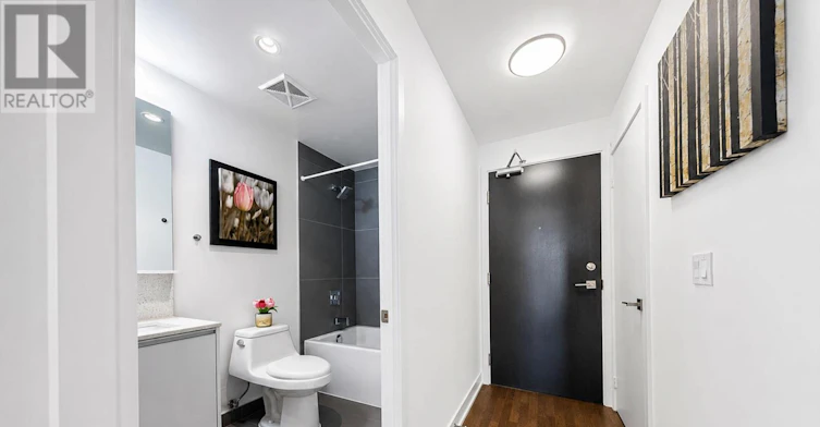 717-20 Minowan Miikan Lane, Toronto, ON, M6J 0E5 - 11