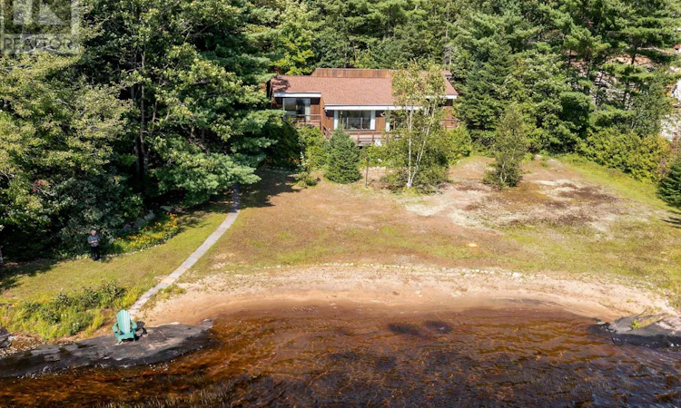 673 Peninsula Road W