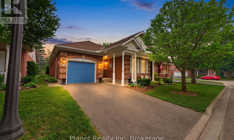 10 White Pine Way Walk