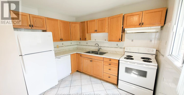 249 Teal Crescent, Ottawa, ON, K1E 2C3 - 2