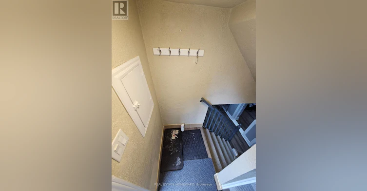 715 Pharmacy Avenue, Toronto, ON, M1L 3J4 - 4