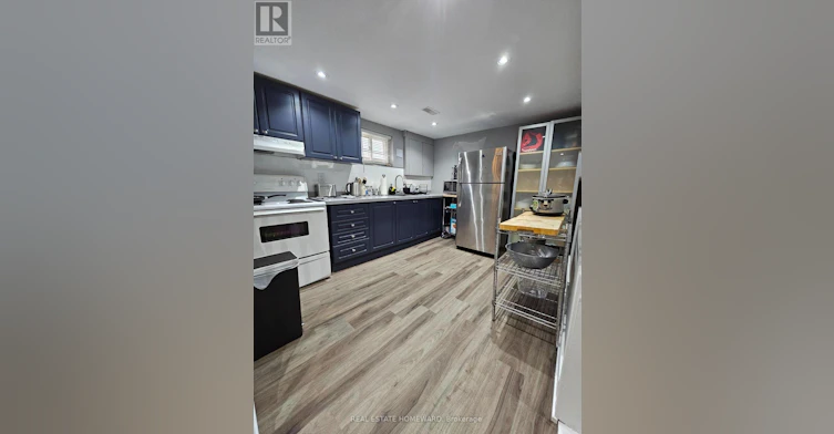 715 Pharmacy Avenue, Toronto, ON, M1L 3J4 - 7