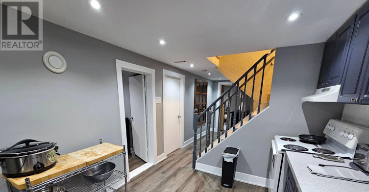 715 Pharmacy Avenue, Toronto, ON, M1L 3J4 - 10