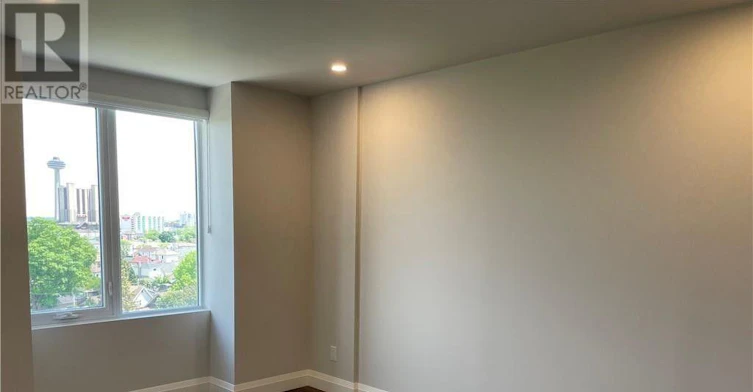 703-5698 Main Street, Niagara Falls, ON, L2G 5Z4 - 4