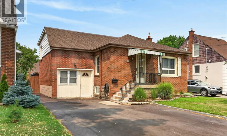 206 13th Street EAST
