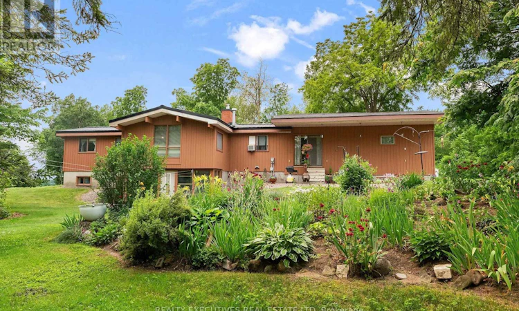 785 Boundary Road