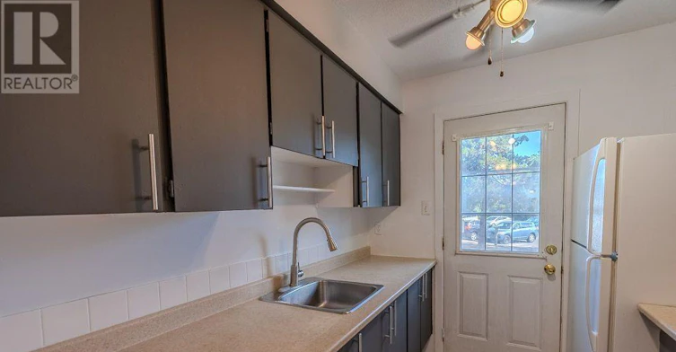 37 Forester Crescent, Ottawa, ON, K2H 8Y3 - 8