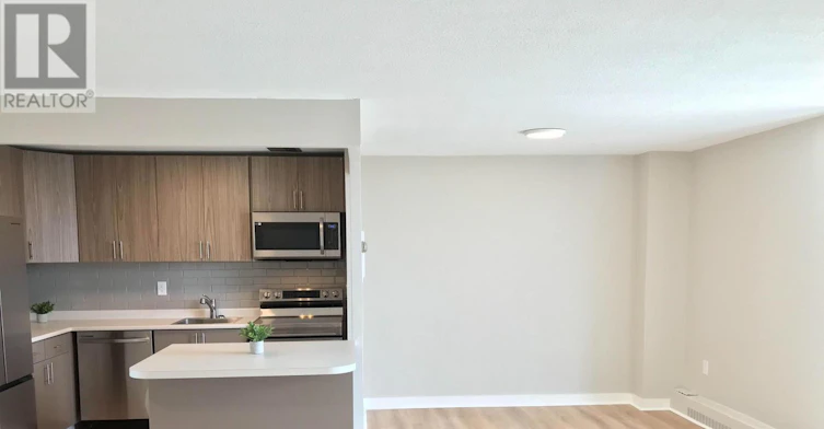 PH 10-1100 Caven Street, Mississauga, ON, L5G 4N3 - 4