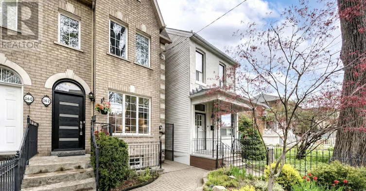 UPPER-162 Claremont Street, Toronto, ON, M6J 2M8 - 2
