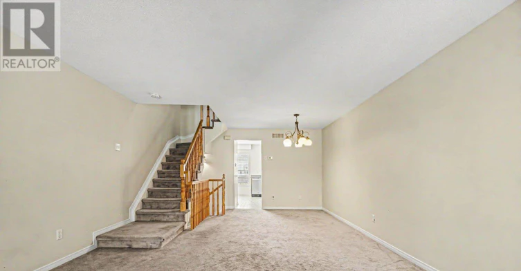 7 Rothbury Crescent, Ottawa, ON, K1K 4N4 - 3