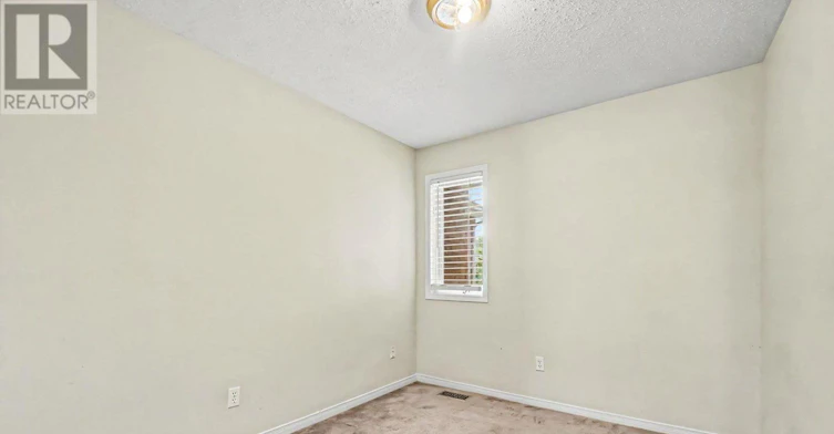 7 Rothbury Crescent, Ottawa, ON, K1K 4N4 - 9