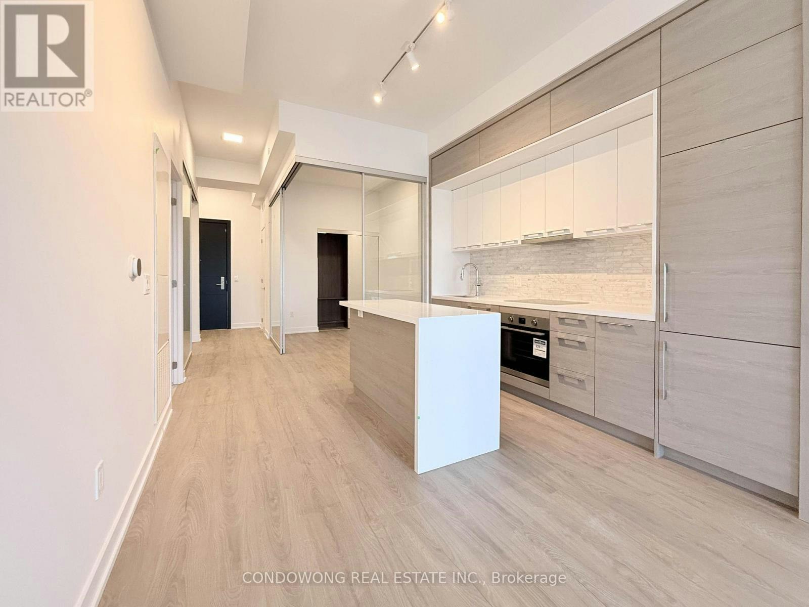 212-29 Green Trail Court, Toronto, ON, M2K 0J9 - 6