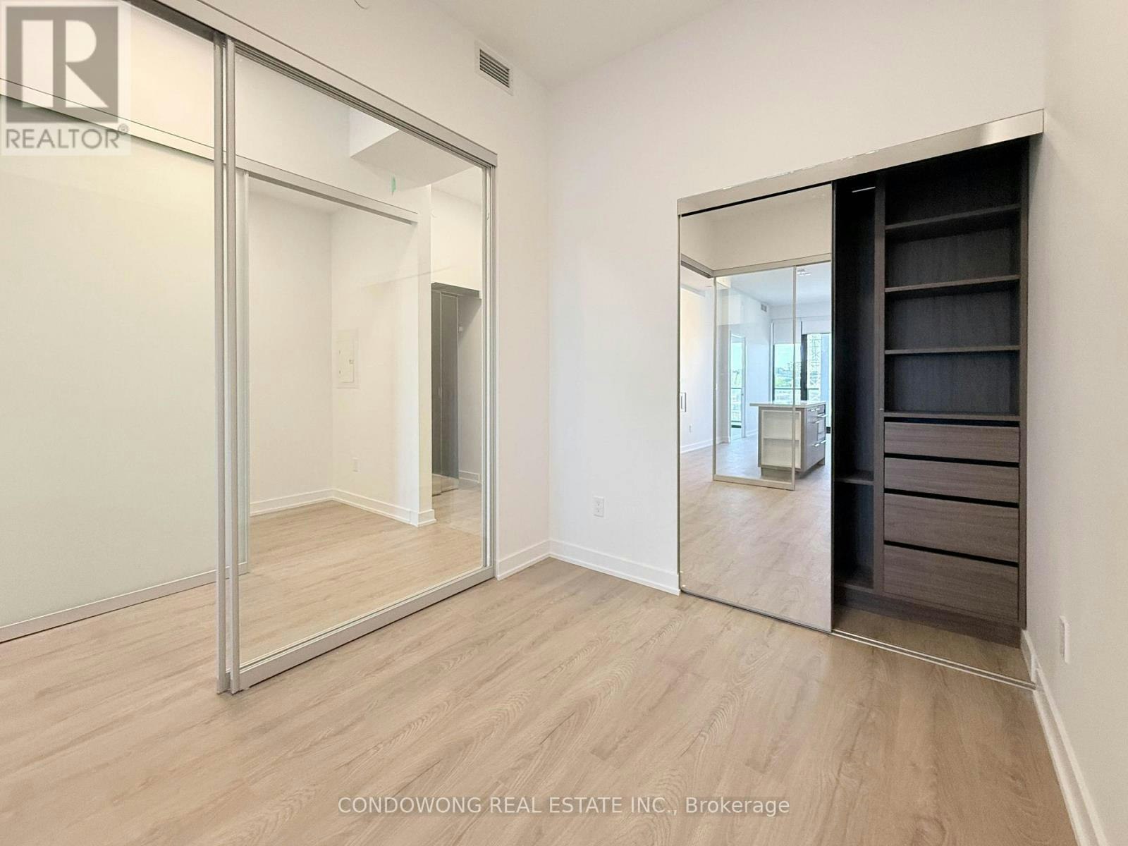 212-29 Green Trail Court, Toronto, ON, M2K 0J9 - 14