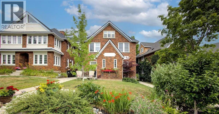 MAIN-96 John Street W, Waterloo, ON, N2L 1C1
