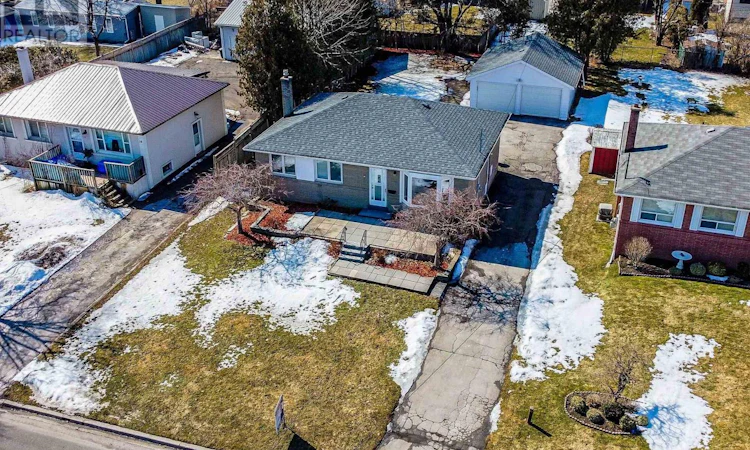 30 Linton Avenue E