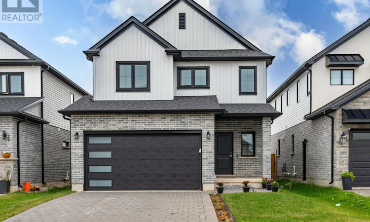 2206 Southport Crescent