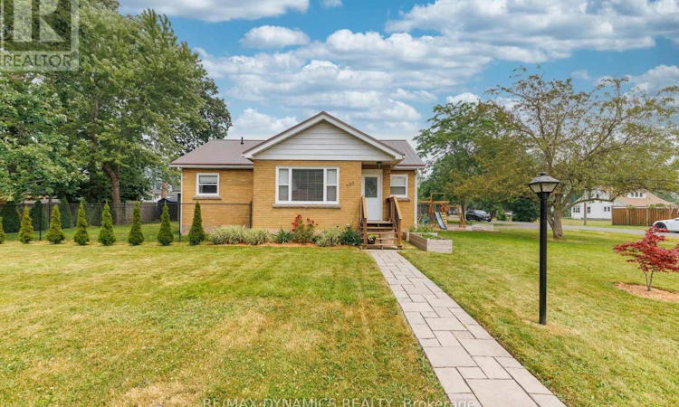 586 Lakeside Road