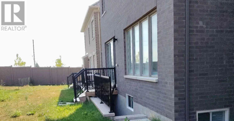6 Longworth Avenue, Richmond Hill, ON, L4E 1J1 - 2