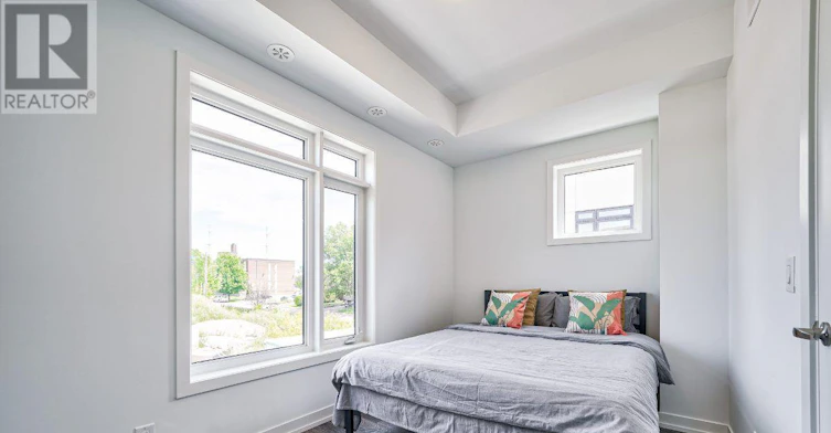27 Spruce Pines Crescent, Toronto, ON, M4A 0A9 - 16