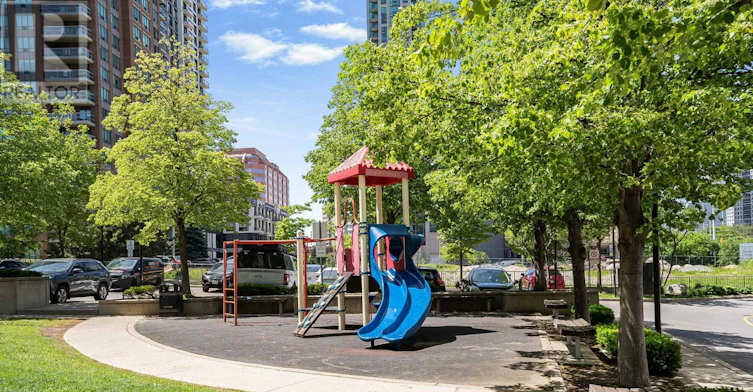 305-33 Elm Drive W, Mississauga, ON, L5B 4M2 - 20