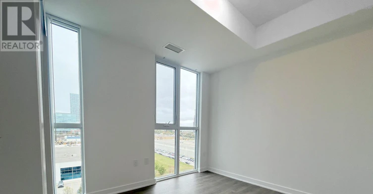 907-60 Honeycrisp Crescent, Vaughan, ON, L4K 5Z8 - 10