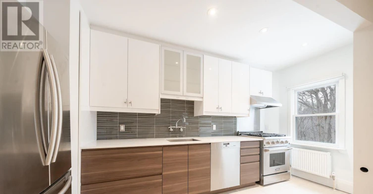 MAIN-107 Chatsworth Drive, Toronto, ON, M4R 1R8 - 4
