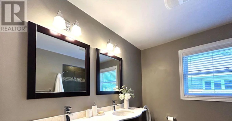 31 Ashfield Drive, Richmond Hill, ON, L4E 2L6 - 32