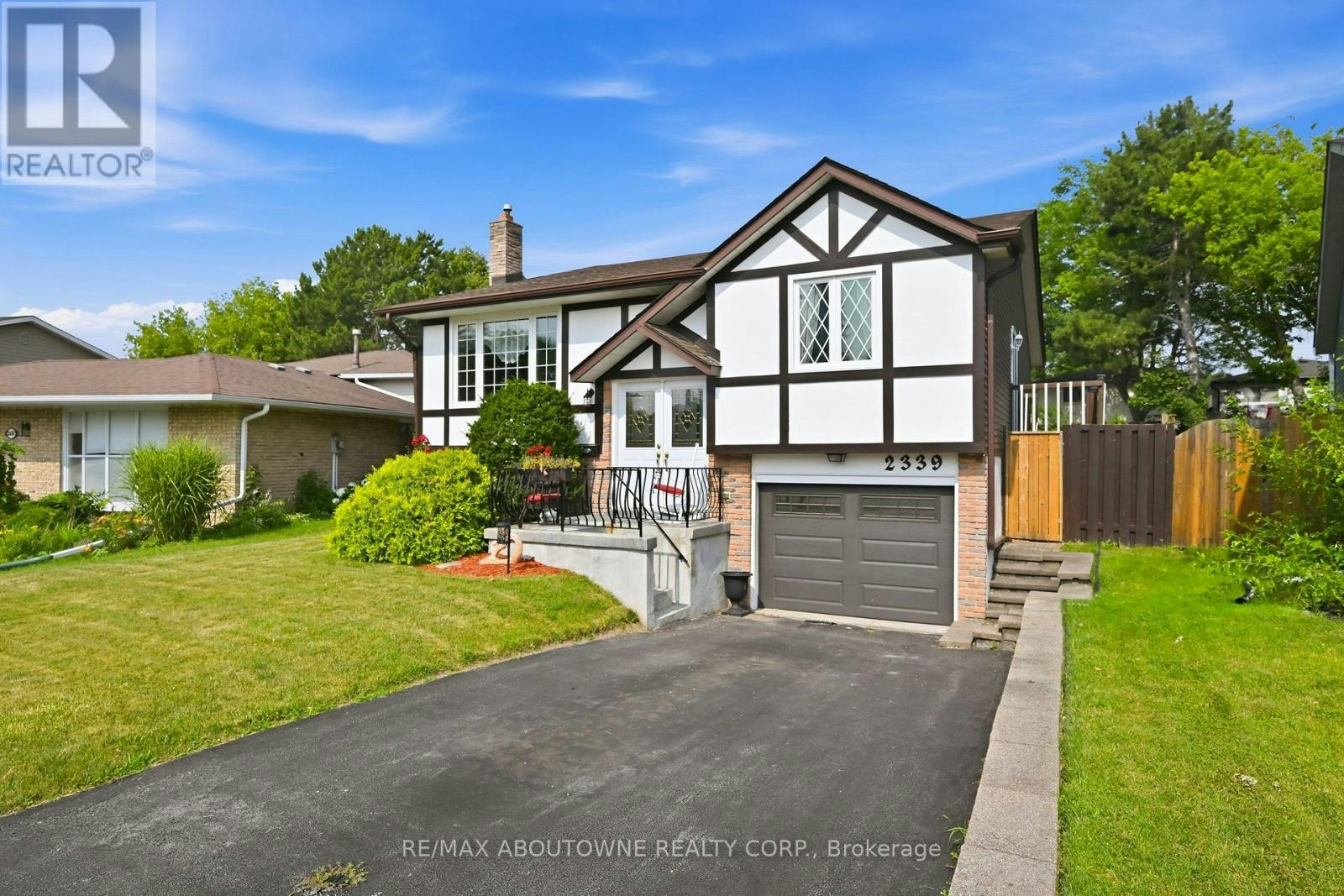 2339 Gillingham Drive, Burlington, ON, L7P 4G5