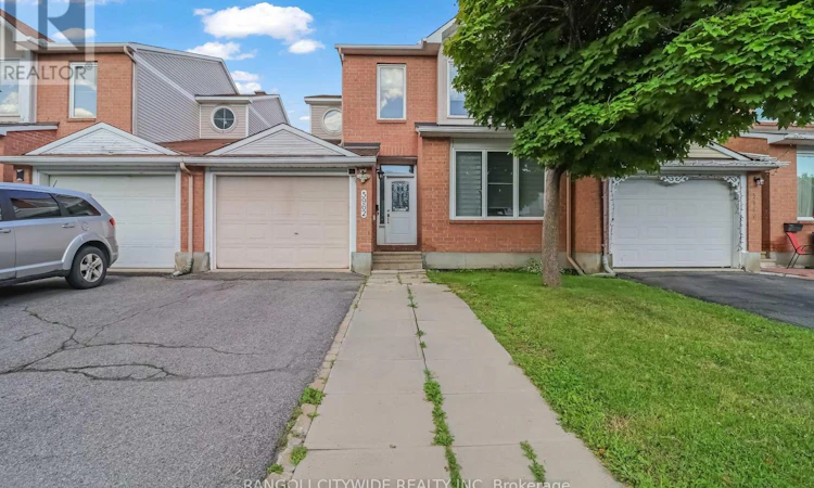5962 Pineglade Crescent