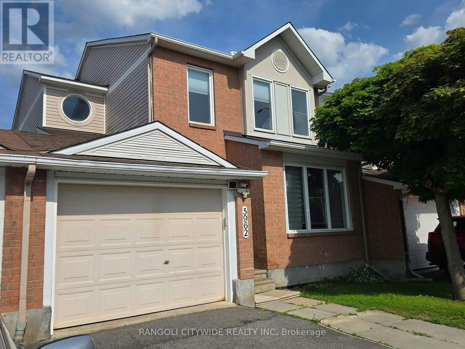 5962 Pineglade Crescent, Ottawa, ON, K1W 1G7