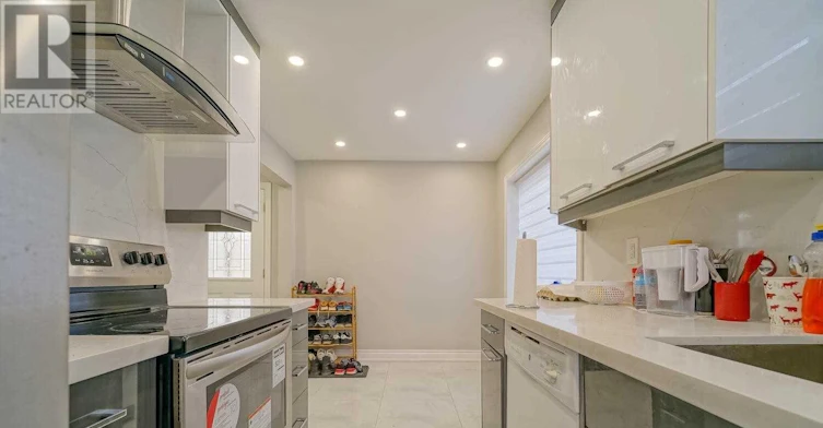 64 Somerset Drive, Brampton, ON, L6Z 1C5 - 4